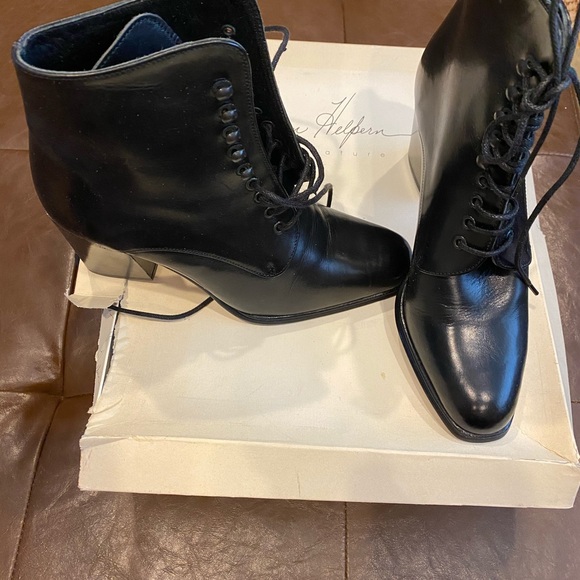 Joan Helpern Signature Black Chunky Heel Boot - Picture 2 of 5